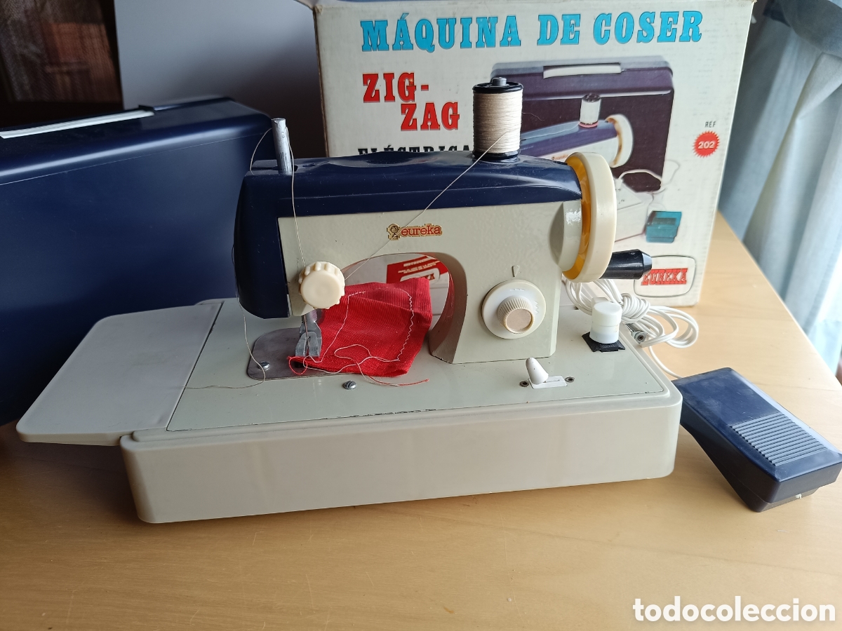 Modelos a escala: Maquina de coser a pilas. Zig-Zag Eureka. - Foto 2