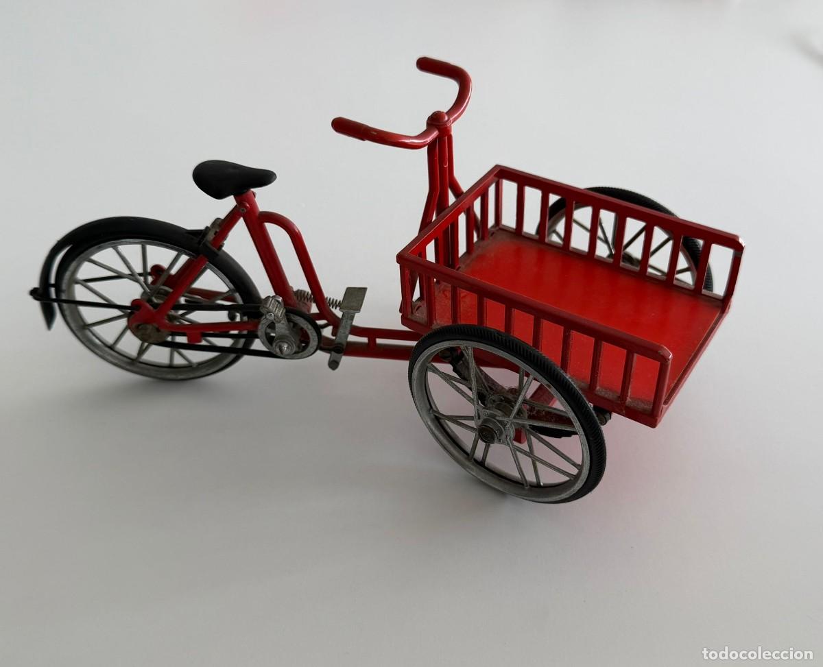 Modelos a escala: Triciclo met&aacute;lico vintage OAX Made in Spain funcional