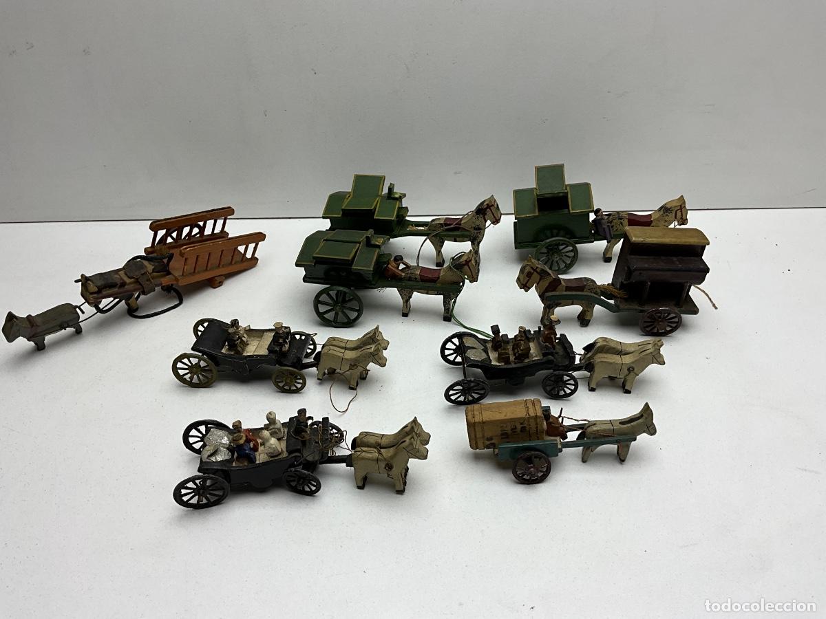 Modelos em escala: LOTE DE ANTIGUOS JUGUETES MINIATURA EN MADERA - A&Ntilde;OS 40-50 - CARRO - CARRETA - CABALLOS