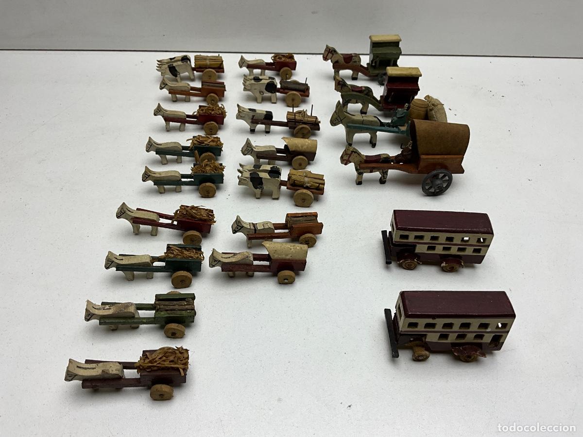 Modelos em escala: LOTE DE ANTIGUOS JUGUETES MINIATURA EN MADERA -A&Ntilde;OS 40-50-CARROS Y CARRUAJES Y 2 BUS -VARIOS IGUALES