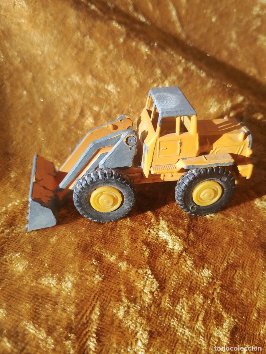 Modelos a escala: Excavadora de Guisval -algo jugada pero entera y muy bonita- escala 1/74, (creo) por apenas 12