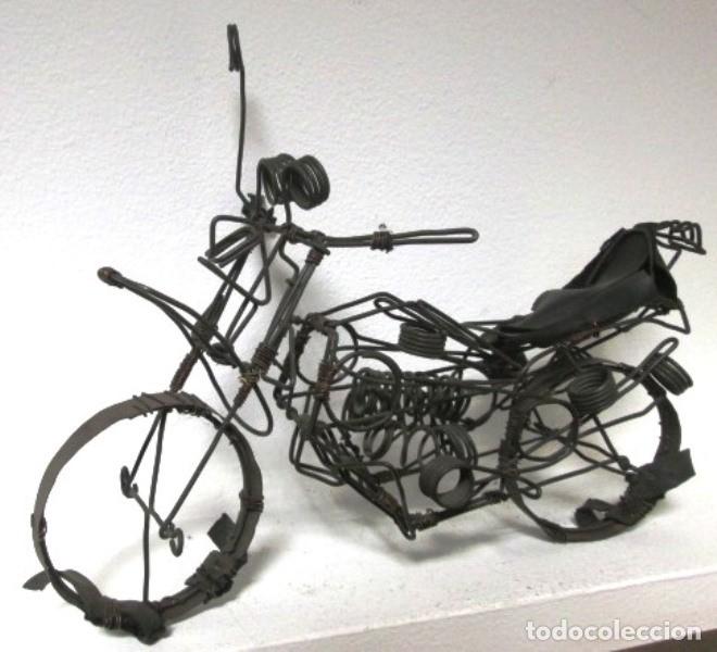 Modelos a escala: Modelo de motocicleta hecho a mano con alambre - Modellino moto in filo di ferro realizzata artigian