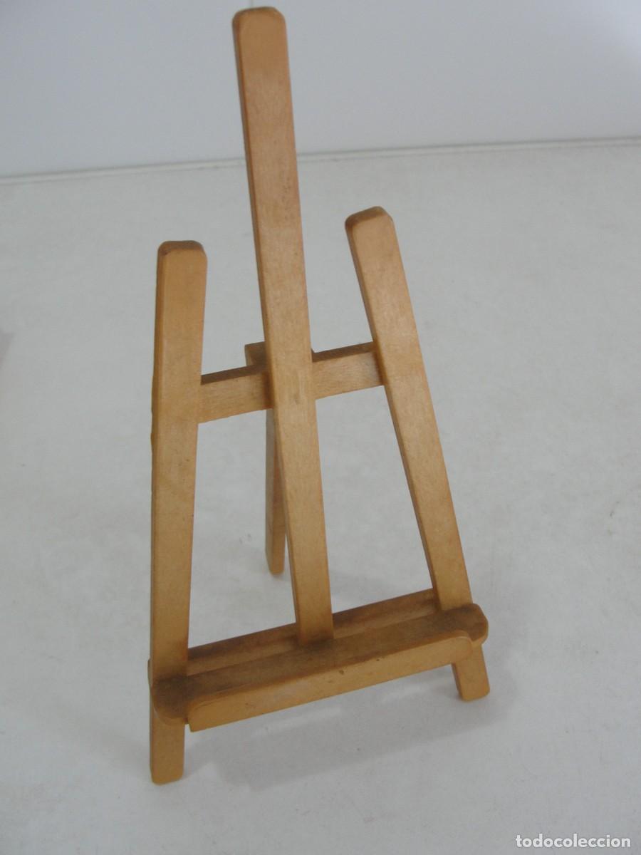 Modelos a escala: CABALLETE DE PINTOR MINIATURA ( 23 X 10 CMS ) PORTARETRATOS - PLASTICO DURO - A ESTRENAR