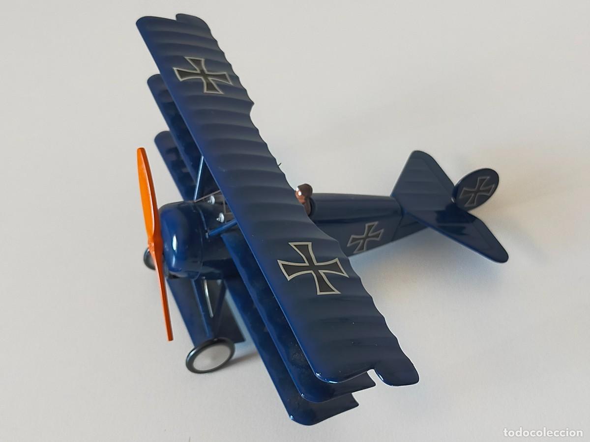 Modelos a escala: Avi&oacute;n en metal: FOKKER DR.I - TRIPLANO - Caza alem&aacute;n, Primera Guerra Mundial.