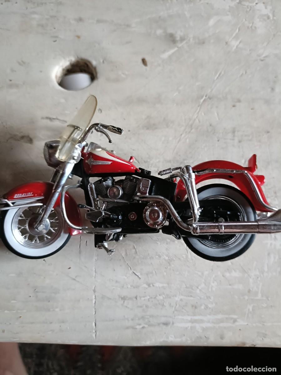 Ma&szlig;stabsgetreue Modelle: MOTO HARLEY DAVISON 1/18 MAISTO