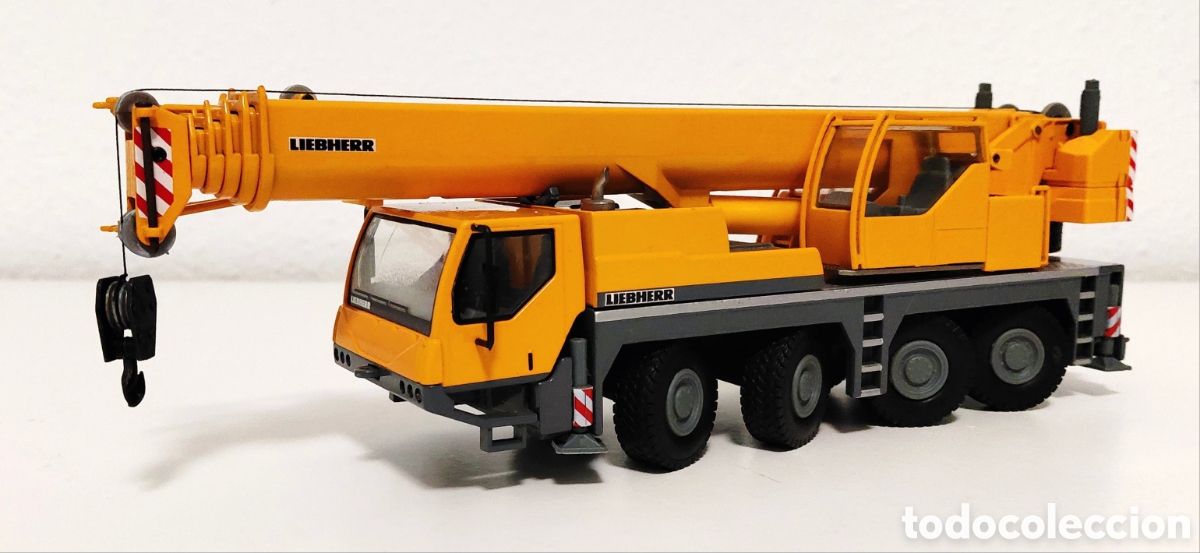 Modelos a escala: Conrad Ref:2100 : Grua Autopropulsada Liebherr LTM 1070-4.1