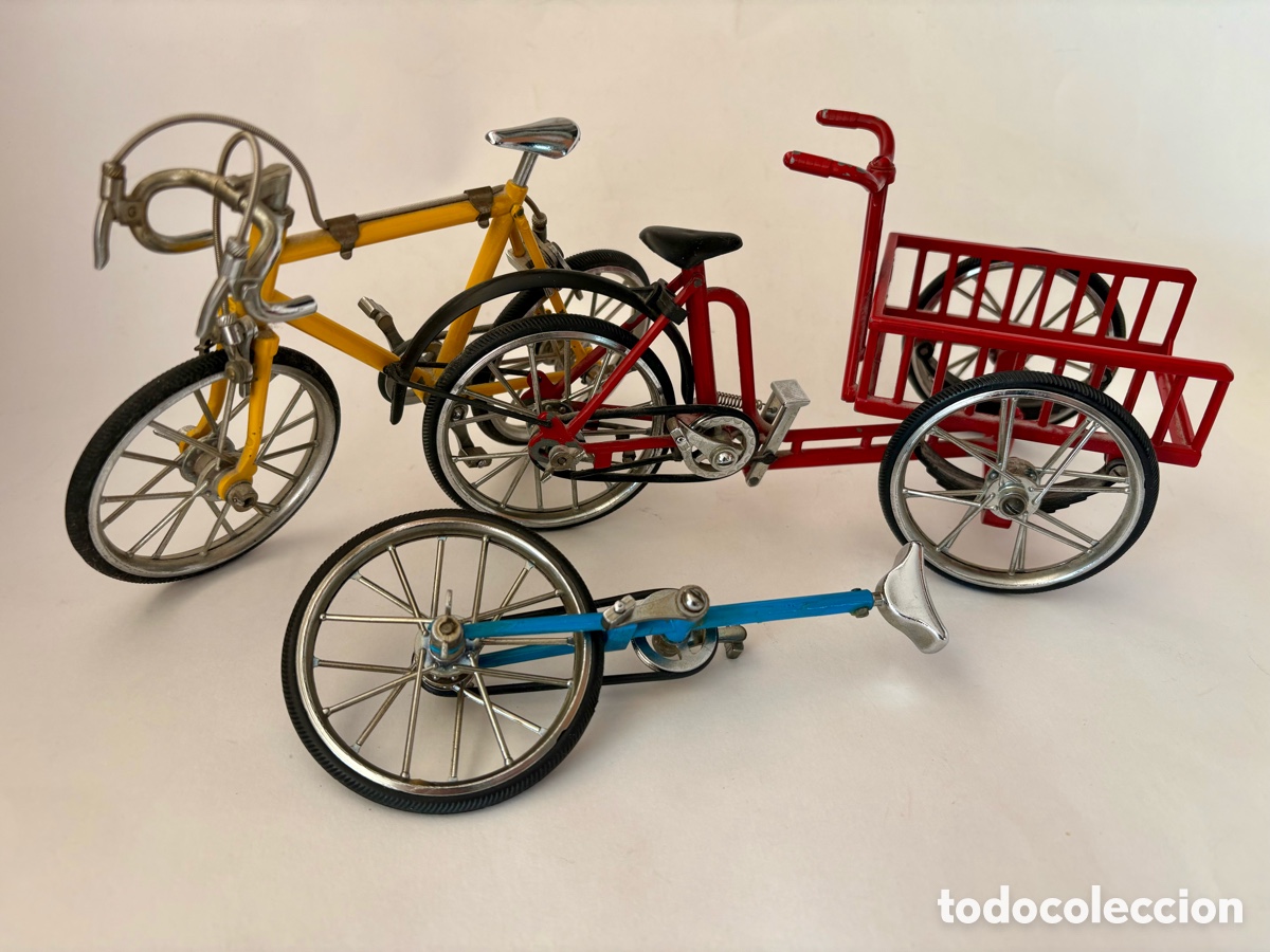 Modelos a escala: Lote 3 bicicletas miniatura met&aacute;licas