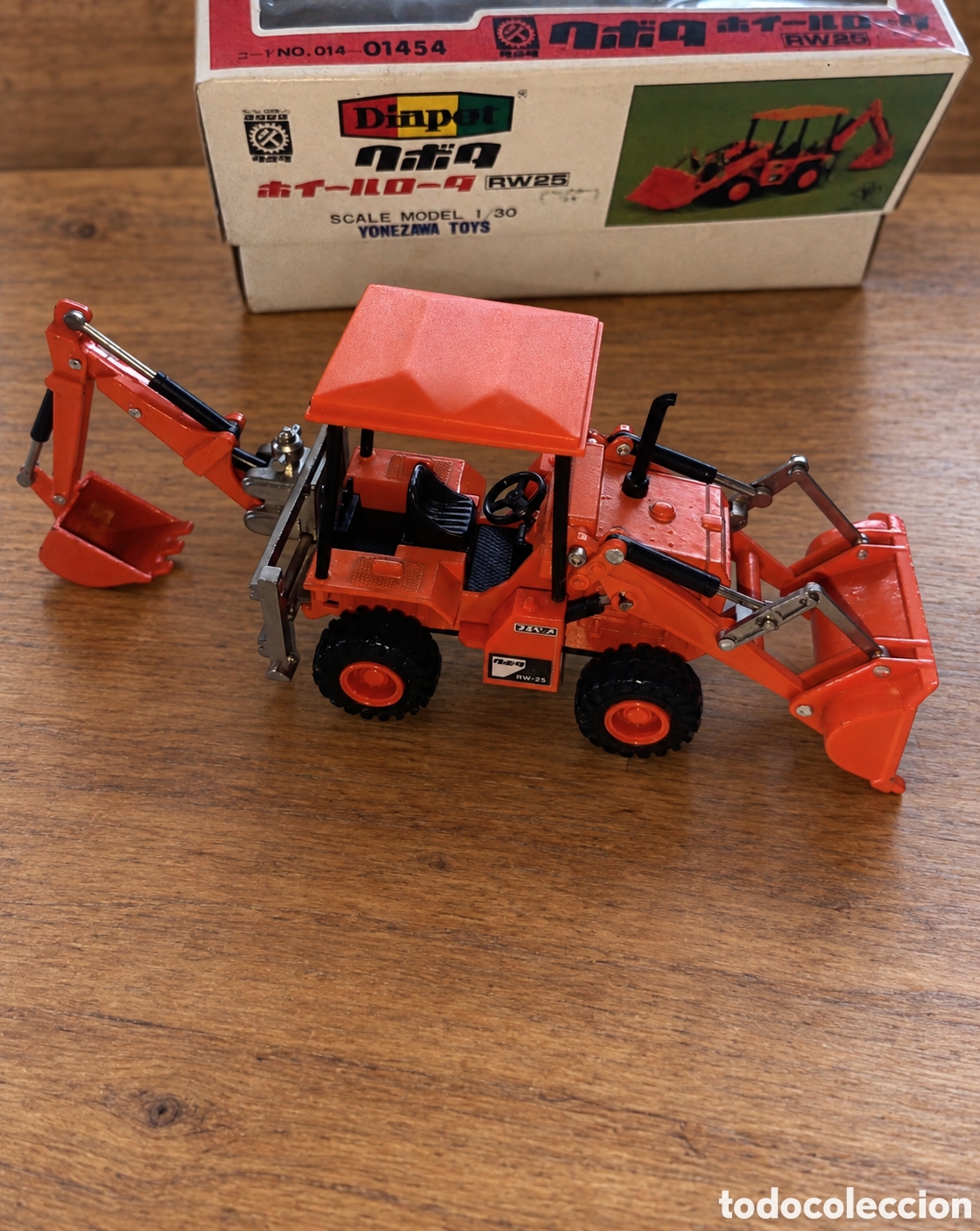 Modelos a escala: Retroexcavadora Kubota - Foto 2
