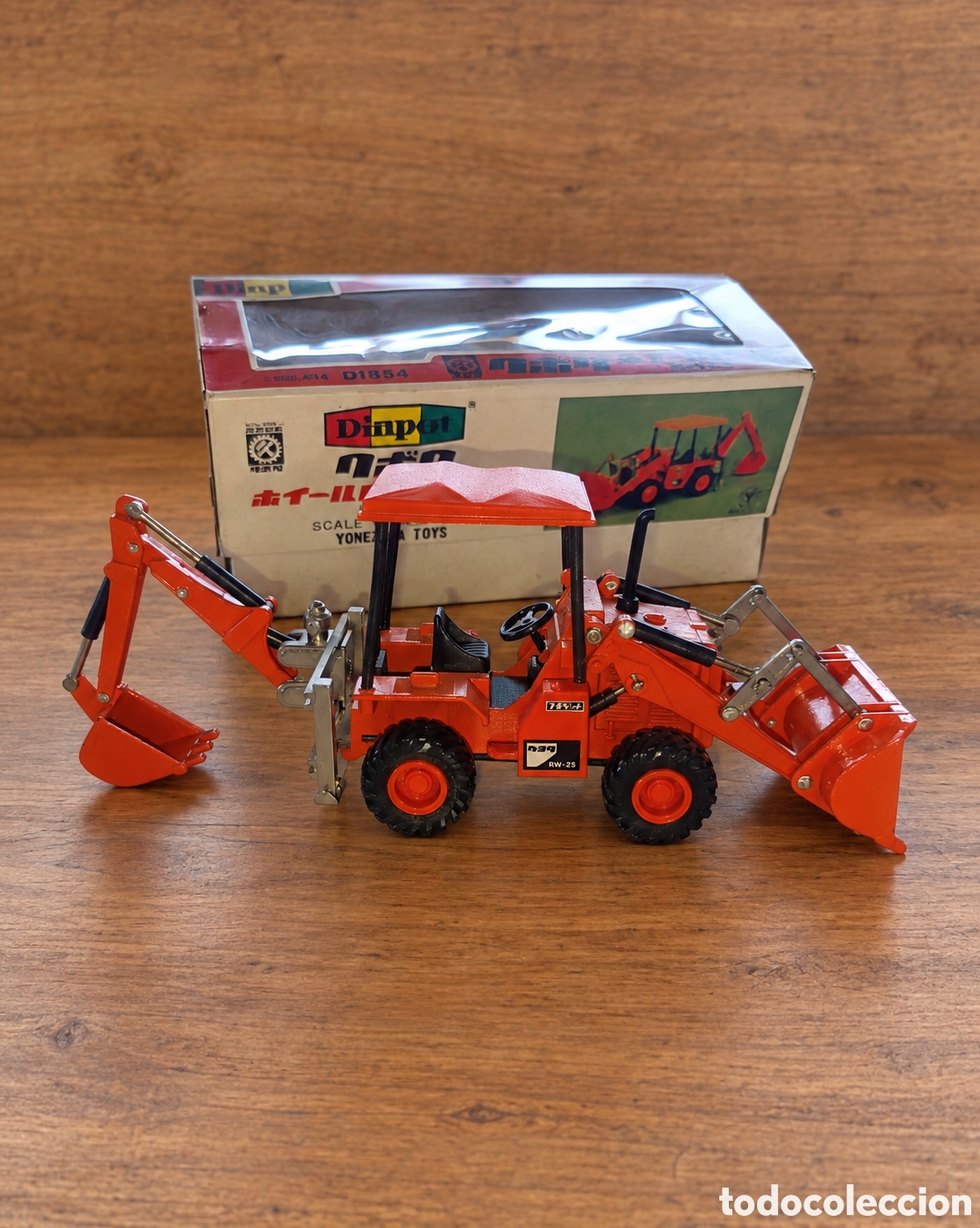 Modelos a escala: Retroexcavadora Kubota