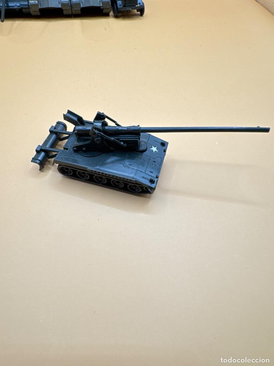 Modelos a escala: Ca&ntilde;&oacute;n y 245 EKO americano