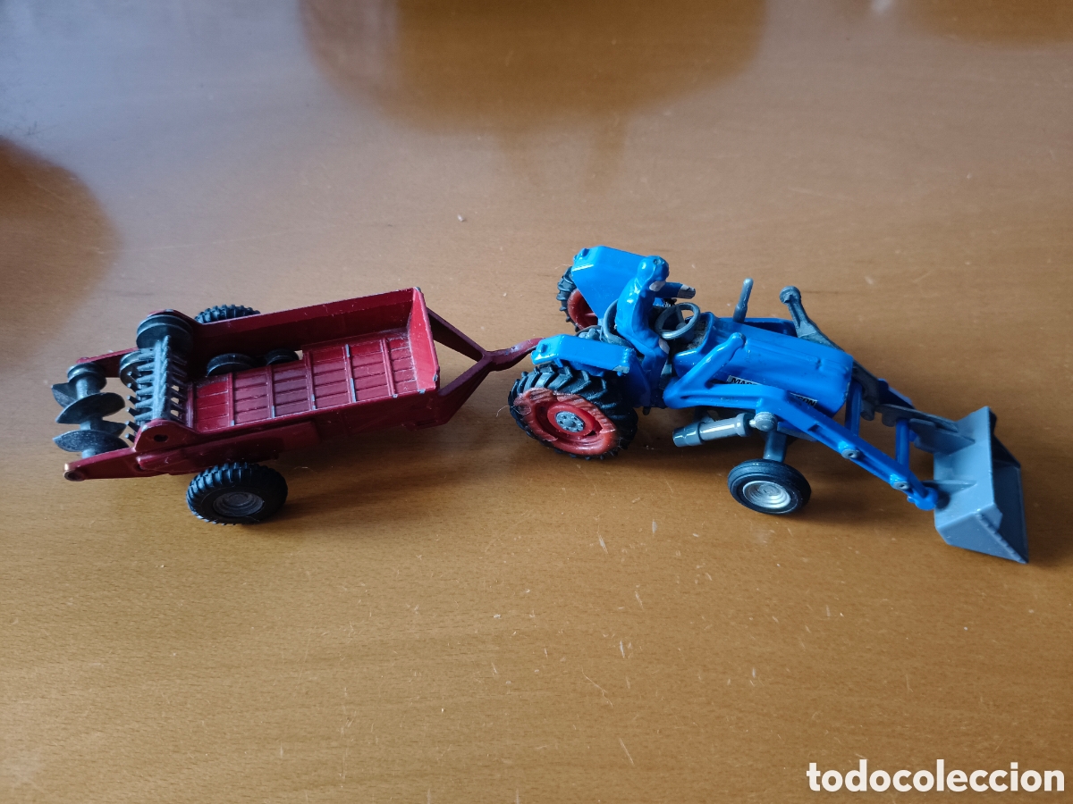 Modelos a escala: Tractor con remolque Joal Massey Ferguson (Leer)