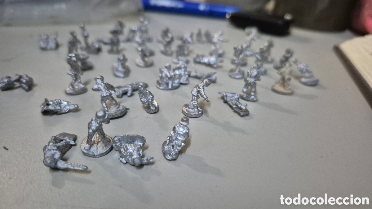 Modelos a escala: 47 soldados de plomo de 20mm