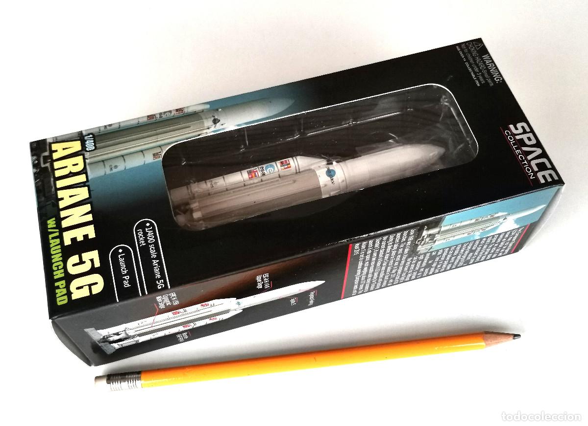 Modelos a escala: DRAGON SPACE 1:400 ● ARIANE 5G Cohete lanzador (con plataforma, c2011 ) Modelo acabado y pintado