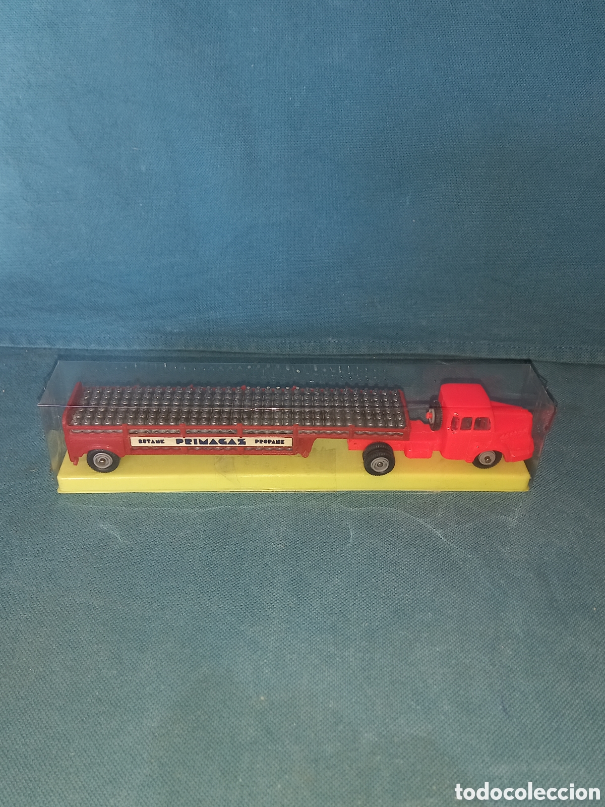 Modelos a escala: Norev, camion remolque gas( Primagaz). Escala 1/86.
