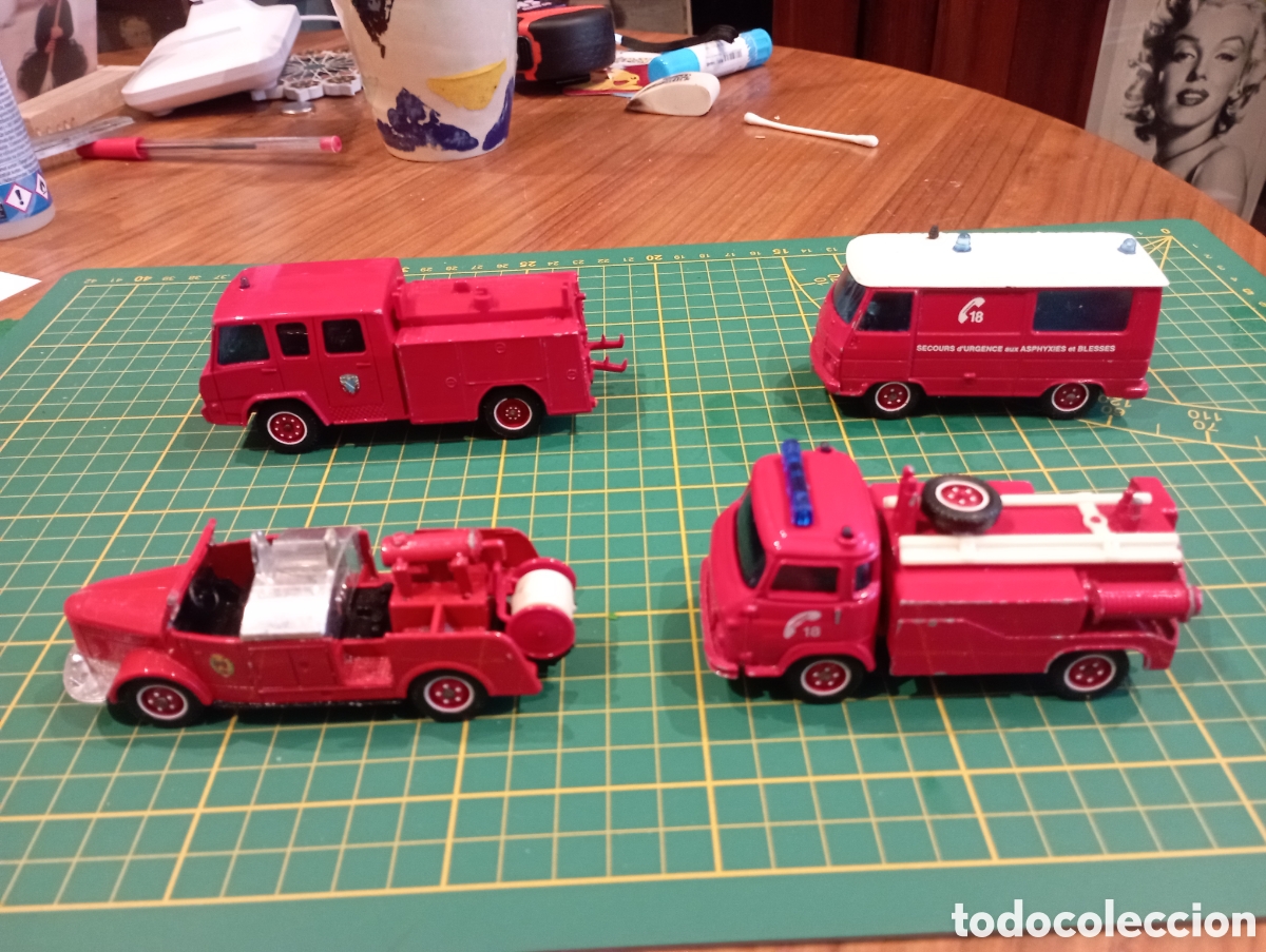 Modelli in scala: Lote de 4 veh&iacute;culos de bomberos marca Solido + 2 coches de &eacute;poca de regalo