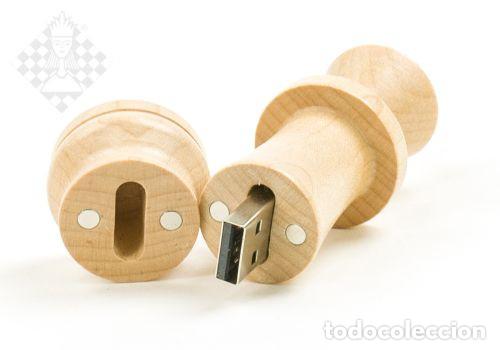 Coleccionismo deportivo: Chess. Pendrive Rey de ajedrez de madera de arce 32 GB - Foto 2