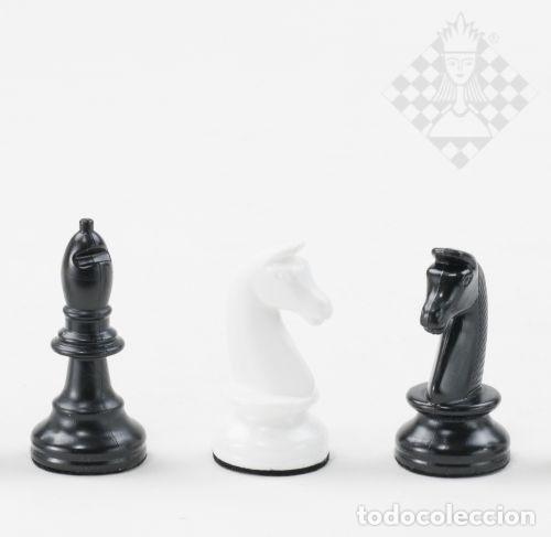 Coleccionismo deportivo: Ajedrez. Chess. Chessmen, plastic, white-black kh 90 mm, plastic bag - Foto 3