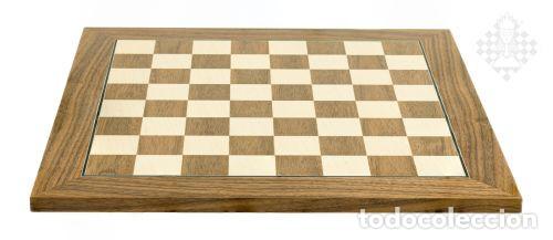 Coleccionismo deportivo: Ajedrez. Chess. Chessboard Walnut de Luxe, sq 40 mm - Foto 1