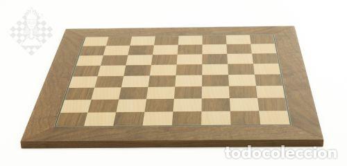 Coleccionismo deportivo: Ajedrez. Chess. Chessboard Walnut de Luxe, sq 50 mm - Foto 1