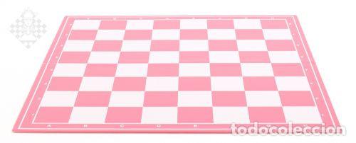 Coleccionismo deportivo: Ajedrez. Chess. Chessboard, foldable, pink-white plastic, field 55 mm - Foto 1