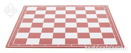 Coleccionismo deportivo: Ajedrez. Chess. Chessboard, foldable, red-white plastic, field 55 mm - Foto 1