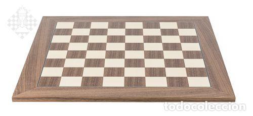 Coleccionismo deportivo: Ajedrez. Chess. Chessboard Walnut de Luxe, sq 55 mm - Foto 1
