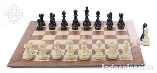 Coleccionismo deportivo: Ajedrez. Chess. DGT Smart Board with indices with chessmen plastic, cable and software - Foto 1