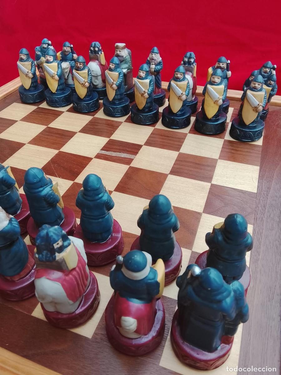 Coleccionismo deportivo: AJEDREZ MEDIEVAL- TABLERO CAJA - Foto 2