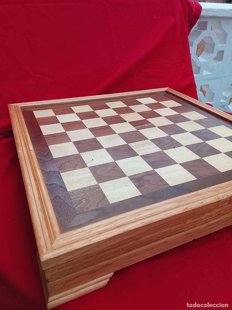 Coleccionismo deportivo: AJEDREZ MEDIEVAL- TABLERO CAJA - Foto 4