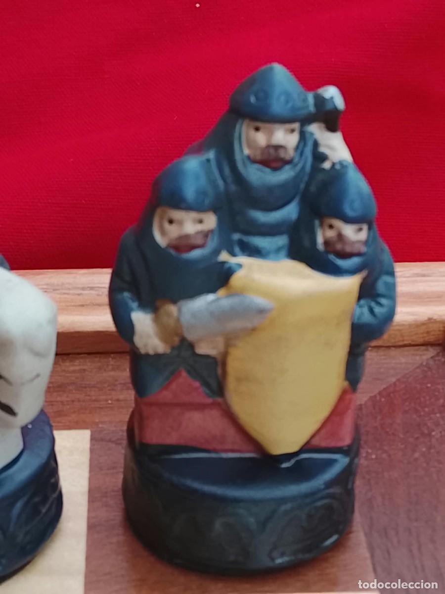 Coleccionismo deportivo: AJEDREZ MEDIEVAL- TABLERO CAJA - Foto 7