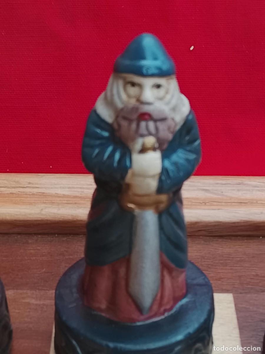 Coleccionismo deportivo: AJEDREZ MEDIEVAL- TABLERO CAJA - Foto 9