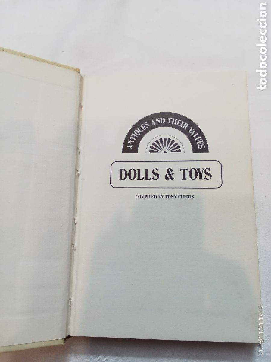 Libros: Antiguo libro Cat&aacute;logo Mu&ntilde;ecas y juguetes. Escocia 1978 - Foto 2