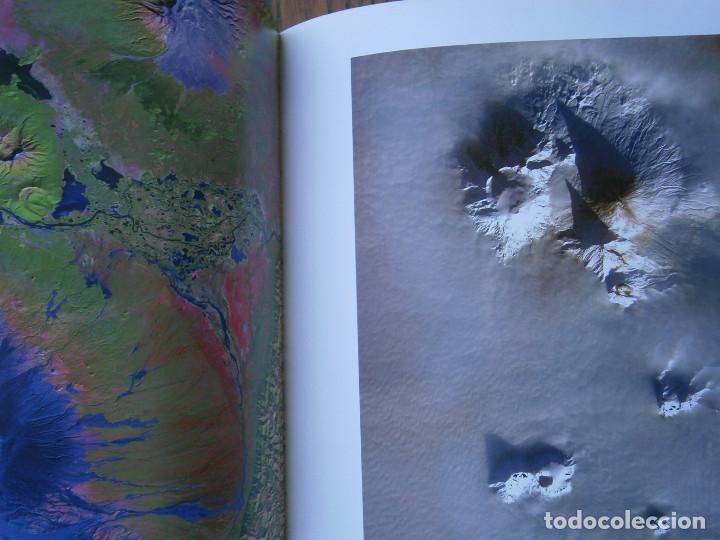 Libros antiguos: LA TIERRA DESDE EL CIELO - Foto 2