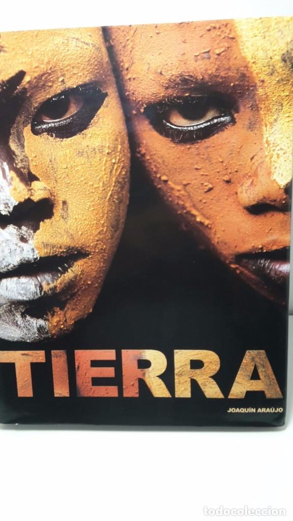 Libros antiguos: TIERRA (EN PAPEL)  JOAQUIN ARAUJO - Foto 1