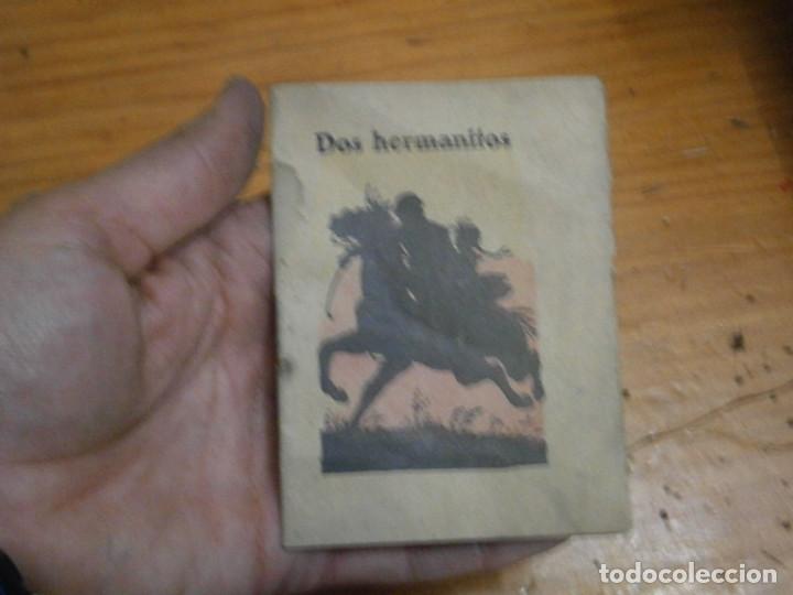 Libros antiguos: DOS ERMANITOS A&Ntilde;OS 60 70 - Foto 4