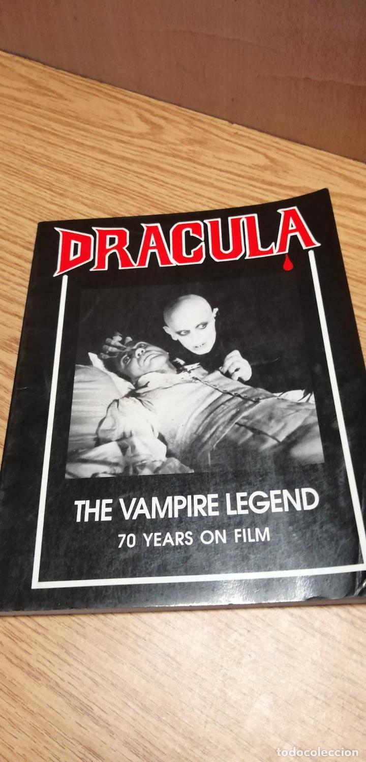 Libros antiguos: DR&Aacute;CULA. THE VAMPIRE LEGEND - Foto 1