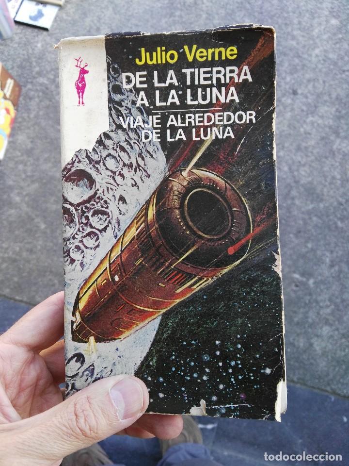 Libros antiguos: Libro de la tierra a la luna - Foto 1