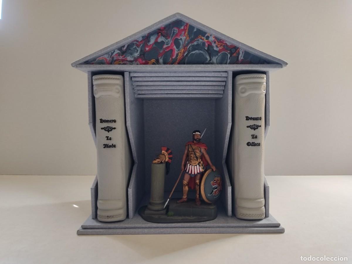 Libros antiguos: La Iliada y La Odisea en templo de miniatura y con figura de Ulises. Encuadernaci&oacute;n artesanal