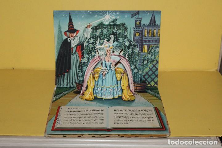 Libros antiguos: ANTIGUO CUENTO LA CENICIENTA -TROQUELADO - 1967 - Foto 5