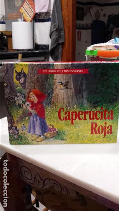 Libros antiguos: Caperucita Roja en 3 dimensiones. - Foto 1
