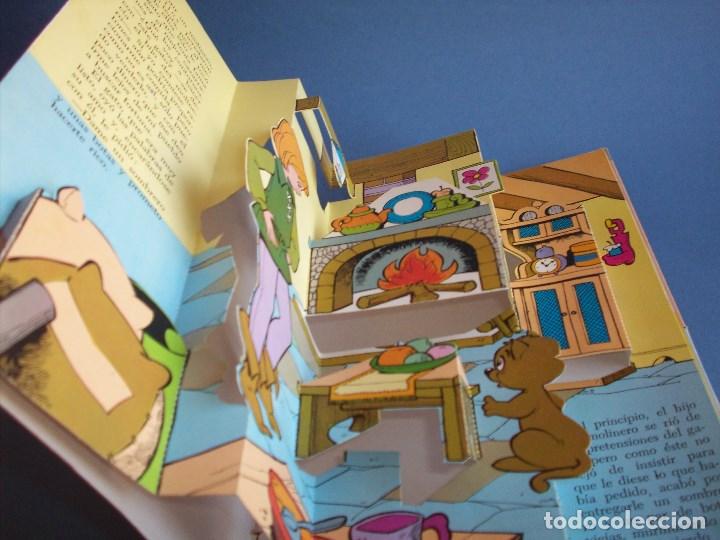 Libros antiguos: diorama troquelado cuentos dinamicos 4 el gato con botas - Foto 2