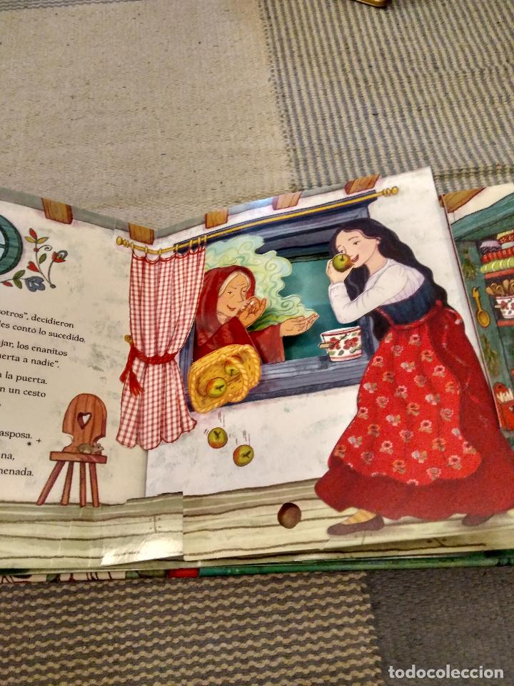 Libros antiguos: CUENTO  EN TRES DIMENSIONES DE  BLANCANIEVES EDITORIAL USBORNE - Foto 5