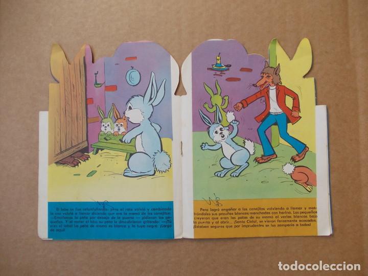 Libros antiguos: LOS TRES CONEJITOS. CUENTO TROQUELADO. EDICIONES VILMAR. - Foto 2