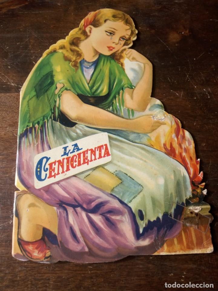Libros antiguos: Cuento troquelado La Cenicienta. - Foto 1