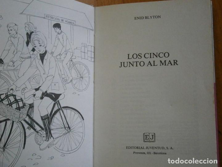 Libros antiguos: LOS CINCO JUNTO AL MAR - Foto 4