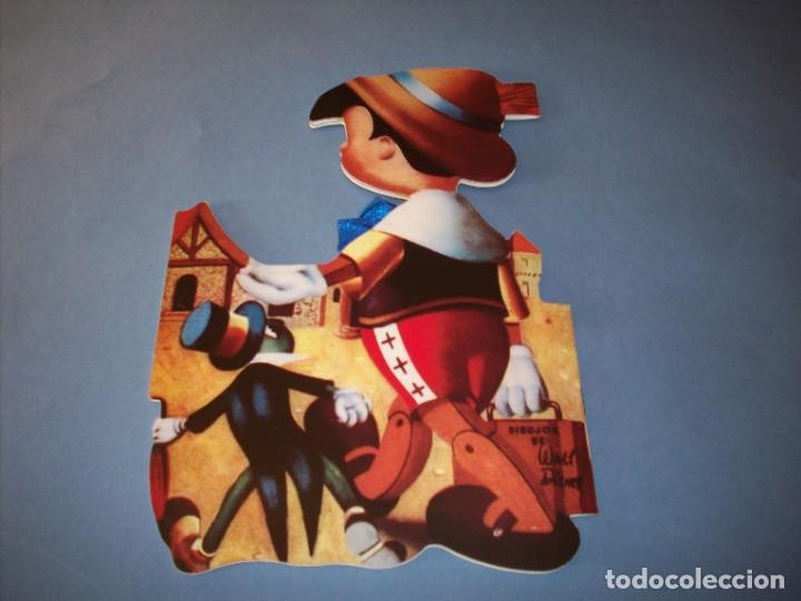 Libros antiguos: cuento troquelado disney pinocho - Foto 3