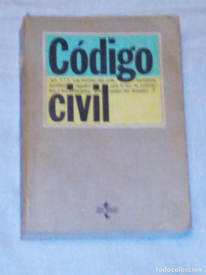 Libros antiguos: Vendo Libro, (C&oacute;digo Civil). - Foto 1