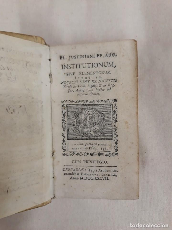 Libri antichi: INSTITUCIONES DE JUSTINIANO, 1737 (JUSTINIANI INSTITUTIONUM)