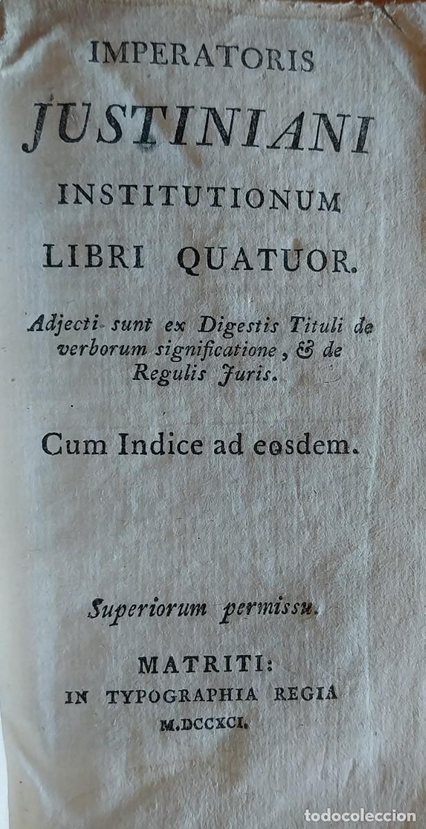 Libros antiguos: Imperatoris Justiniani Institutiones. Madrid, 1791. Pergamino.