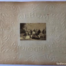 Libros antiguos: ALBUM DE PHOTOGRAPHIES. DANS L'INTIMITÉ DE PERSONNAGES ILLUSTRES. 1865-1910. - [DUFRENOY.]